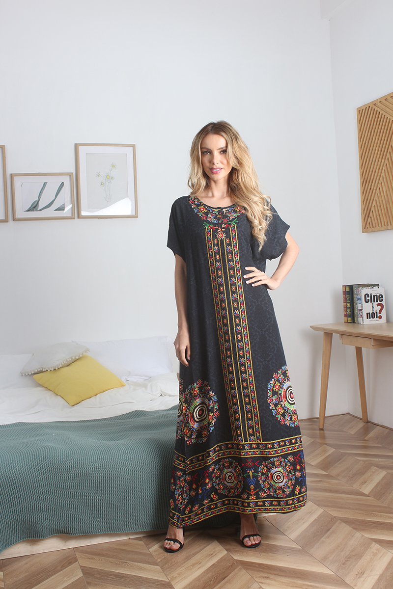 New Dubai ladies Middle East robe Muslim ethnic features printed women dress